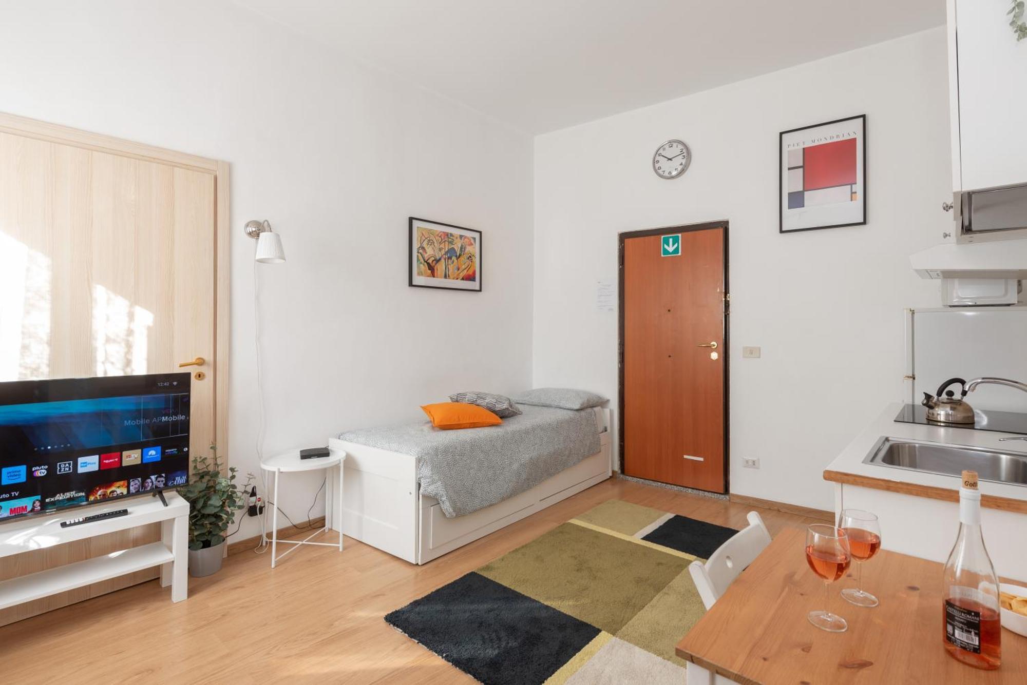 Central Little Basic Apartment โรม ภายนอก รูปภาพ